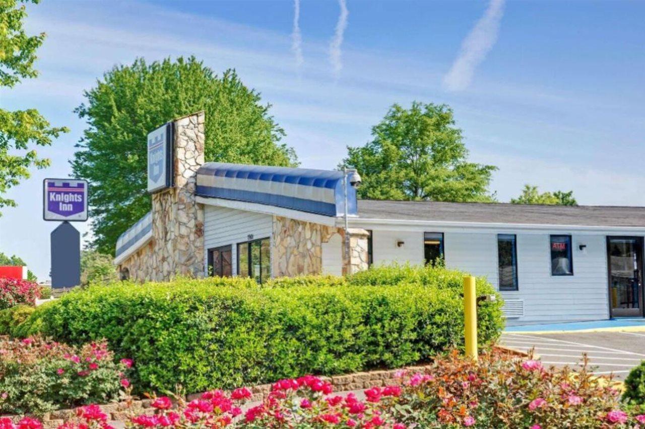 פיינוויל Knights Inn Charlotte South מראה חיצוני תמונה